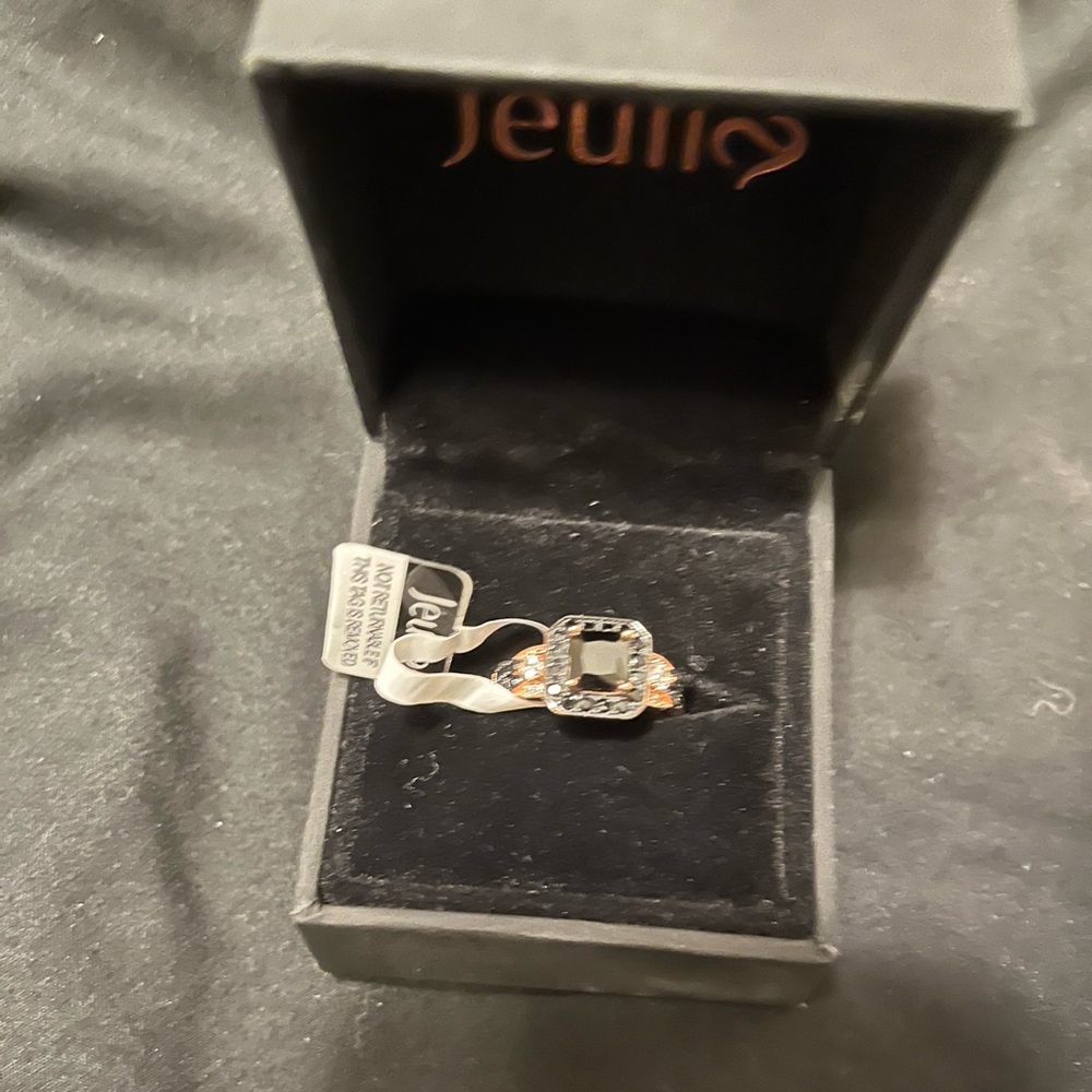 Jeulia Ring - image 1